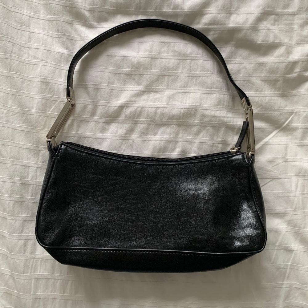Black shoulder bag